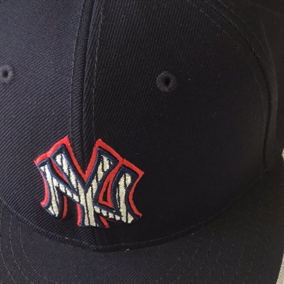 New Era Mens New York Yankees MLB Authentic HAT - Picture 3 of 5